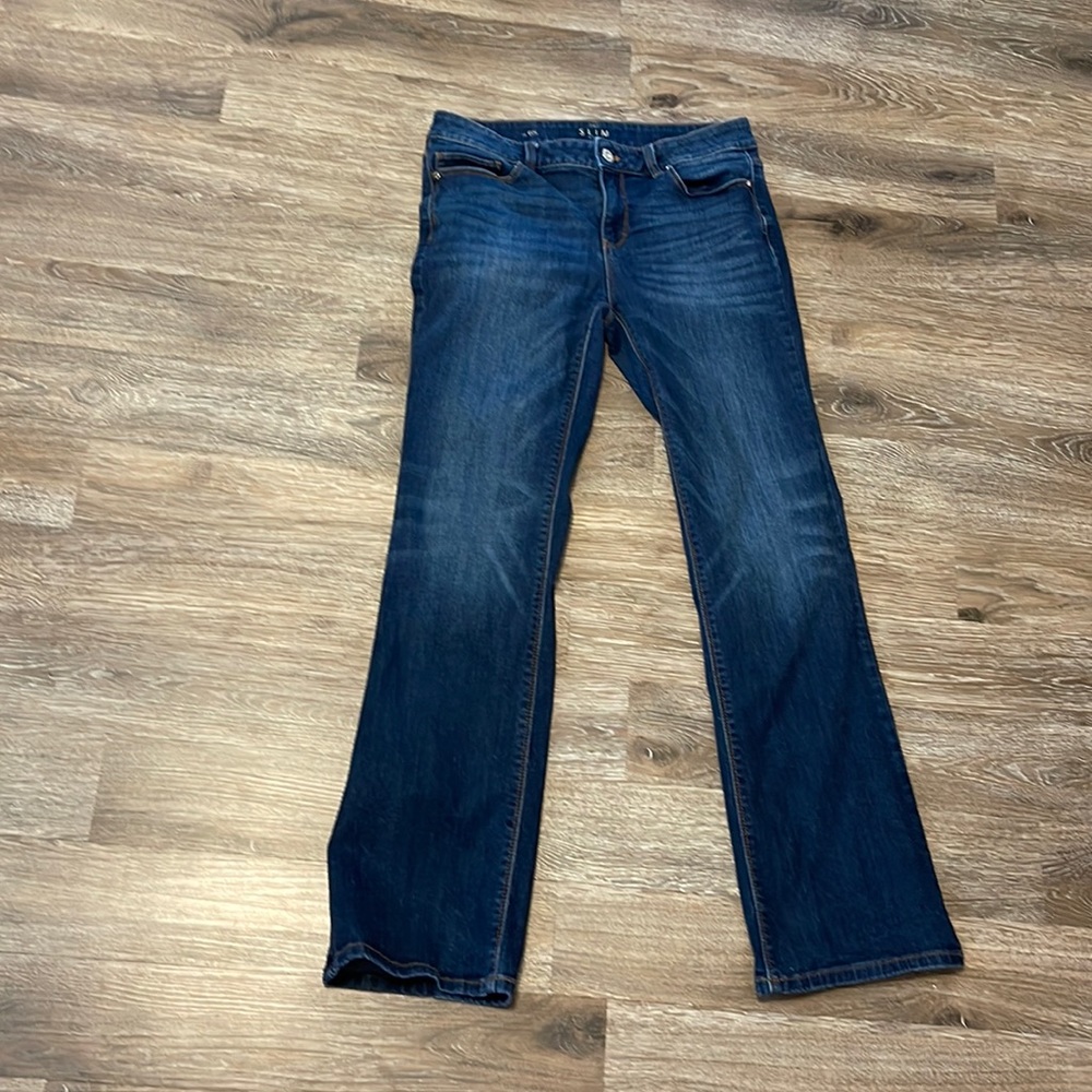 White House black market 6 short slim boot jeans